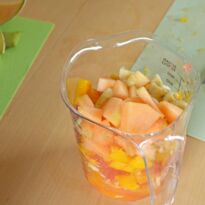 Obst in Messbecher